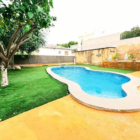 Casa De Vacaciones En ¡tranquilidad Y Piscina! Holiday home