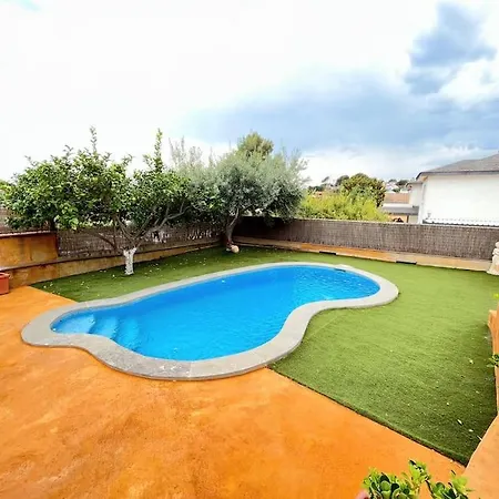 Casa De Vacaciones En ¡tranquilidad Y Piscina! Holiday home Castelldefels
